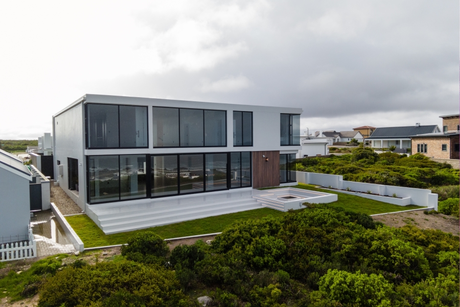 6 Bedroom Property for Sale in Yzerfontein Western Cape